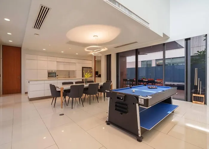 Premium 6br Ekkamai With Pool Theatre 別墅 *