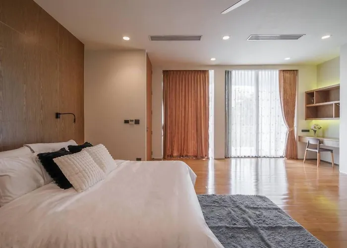 別墅 Premium 6br Ekkamai With Pool Theatre 曼谷