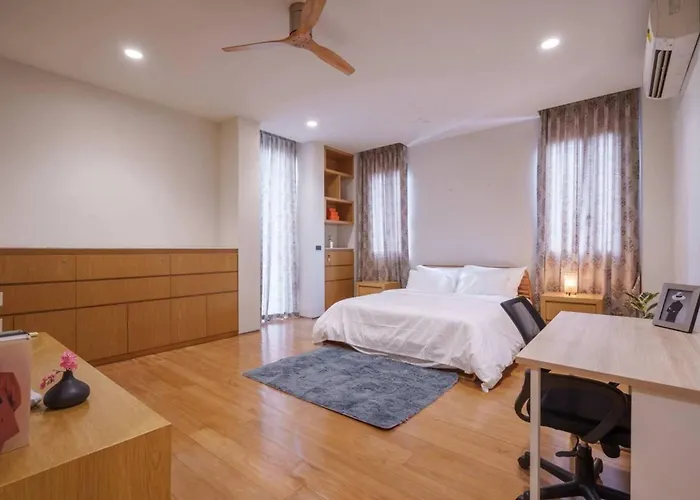 Premium 6br Ekkamai With Pool Theatre * 曼谷