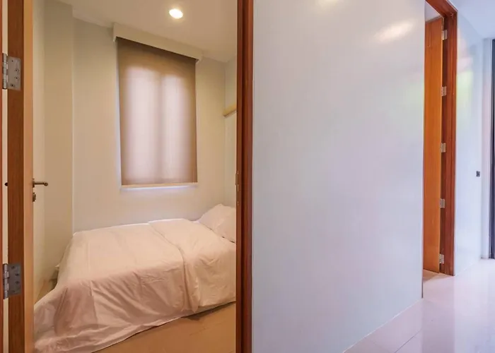 Premium 6br Ekkamai With Pool Theatre 曼谷