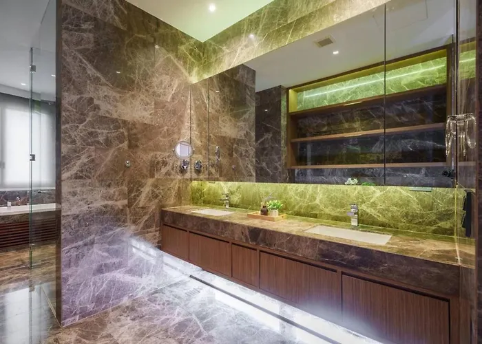 Premium 6br Ekkamai With Pool Theatre
