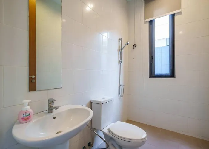 Premium 6br Ekkamai With Pool Theatre 別墅